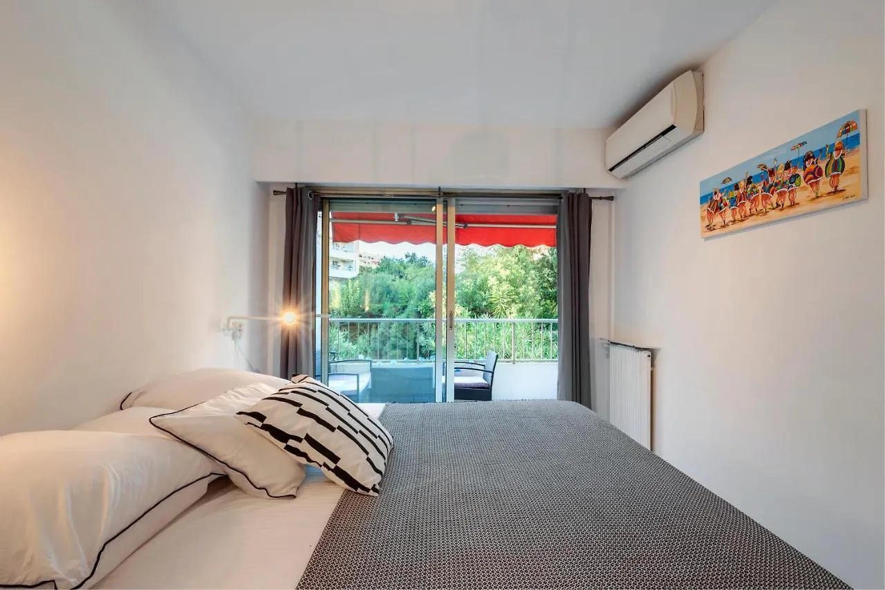 Апартаменты Appartement 2 Pieces Au Calme Proche Martinez Avec Parking Prive Канны