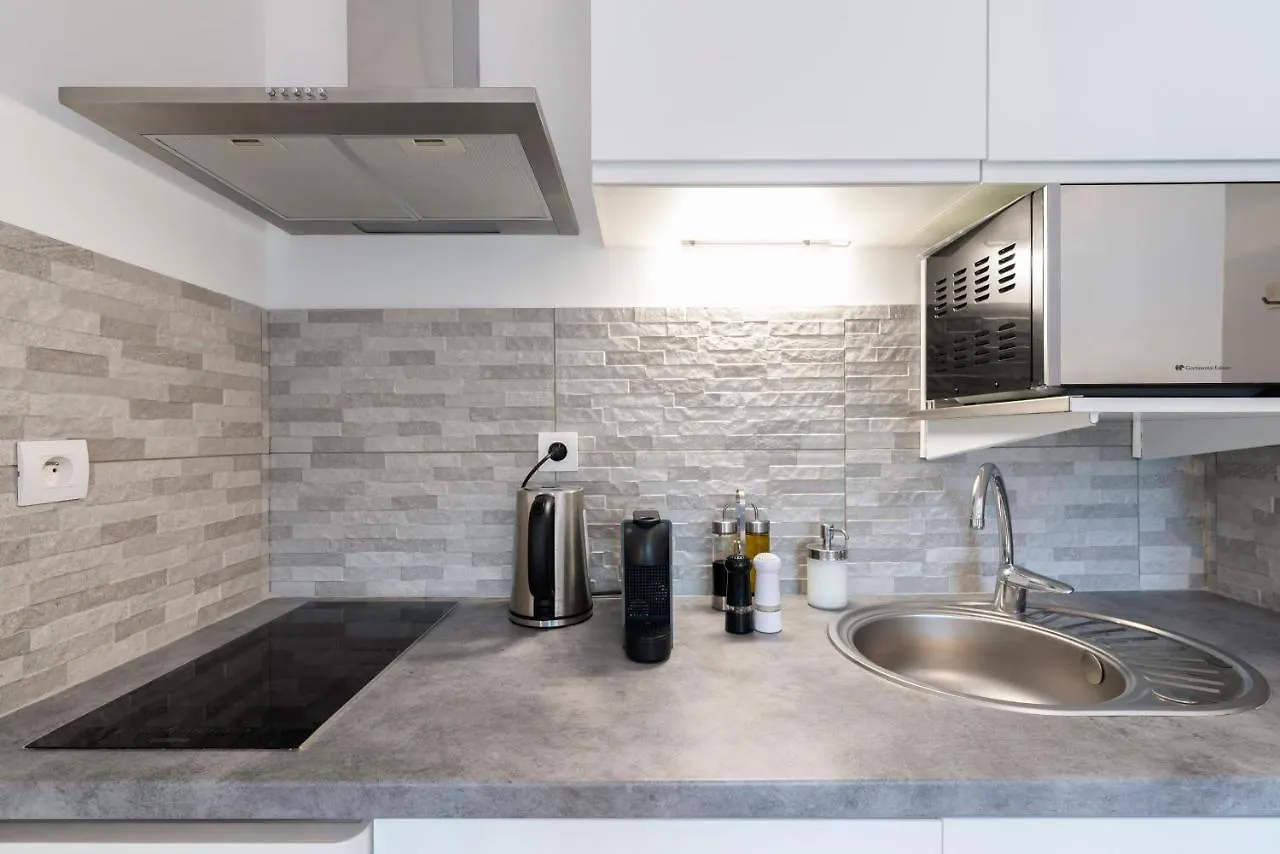 Апартаменты Appartement 2 Pieces Au Calme Proche Martinez Avec Parking Prive Канны