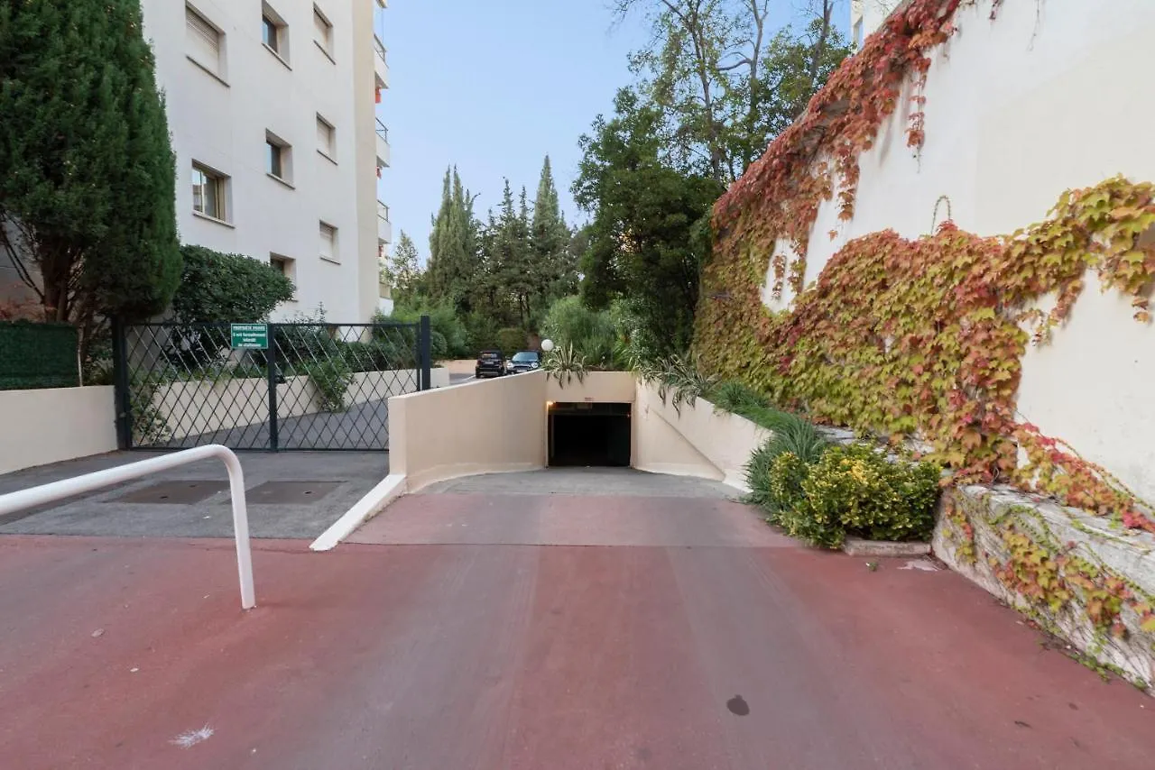 Appartement 2 Pieces Au Calme Proche Martinez Avec Parking Prive Cannes 0*,  Frankreich